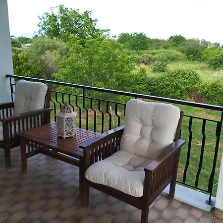The Balcony Апартаменты Ставрос